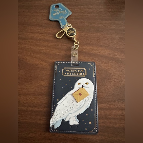 Wizarding World Of Harry Potter Accessories - Harry Potter Hedwig Retractable ID Holder